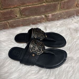 Tory Burch Women’s Black Pebbled Leather Gold Hardware Thong Sandal Size 9